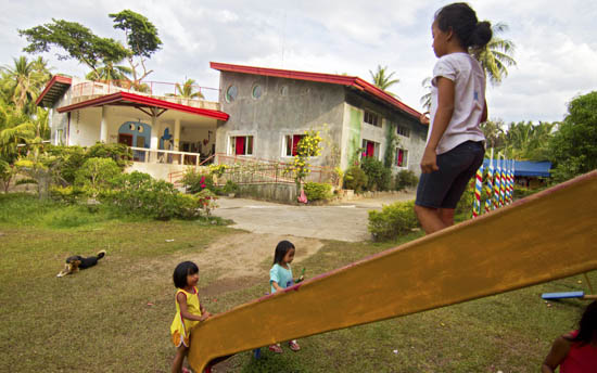 Volunteering in Philippines at Bata ng Calabnugan.