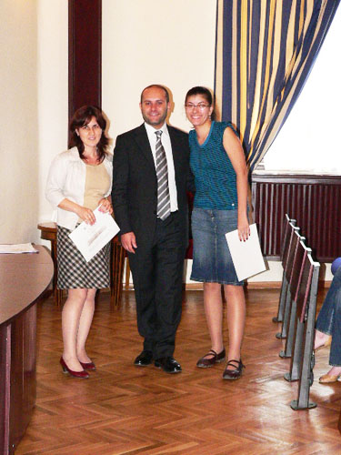Daniele Battaglia, presidente Alba onlus e due borsiste dell'università di Iasi